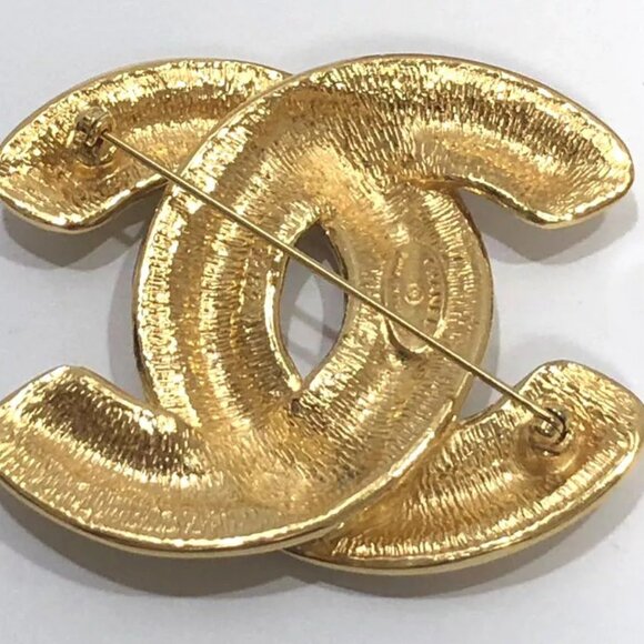 CHANEL CC Logo Quilted Matelasse Brooch Gold Tone Pin Auth w/Box D-o1150 - Picture 7 of 16